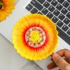 Handbemalte Sonnenblumen-Keramiktasse mit Blatthenkel und Deckel Hand-Painted Sunflower Ceramic Mug with Leaf Handle & Lid - 7