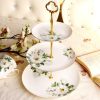 3-stufige Etagere aus Bone China mit handbemaltem Kamelien-Dekor Hand-Painted Camellia Bone China 3-Tier Cake Stand - 1