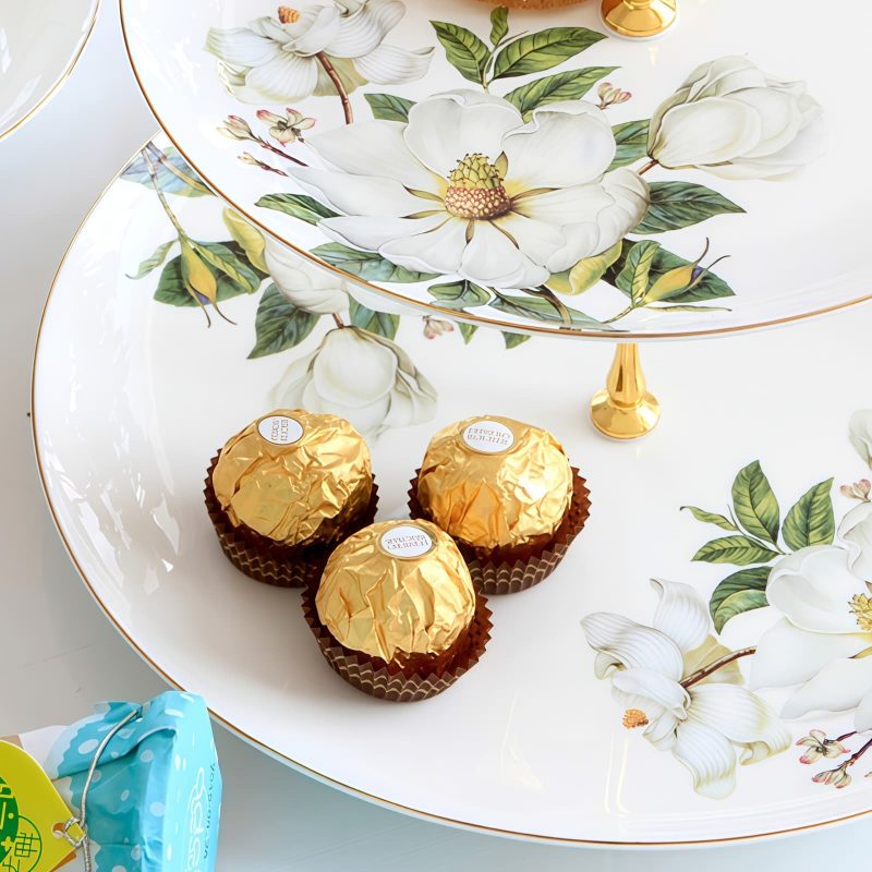 3-stufige Etagere aus Bone China mit handbemaltem Kamelien-Dekor Hand-Painted Camellia Bone China 3-Tier Cake Stand - 4