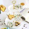3-stufige Etagere aus Bone China mit handbemaltem Kamelien-Dekor Hand-Painted Camellia Bone China 3-Tier Cake Stand - 5