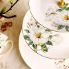 3-stufige Etagere aus Bone China mit handbemaltem Kamelien-Dekor Hand-Painted Camellia Bone China 3-Tier Cake Stand - 3