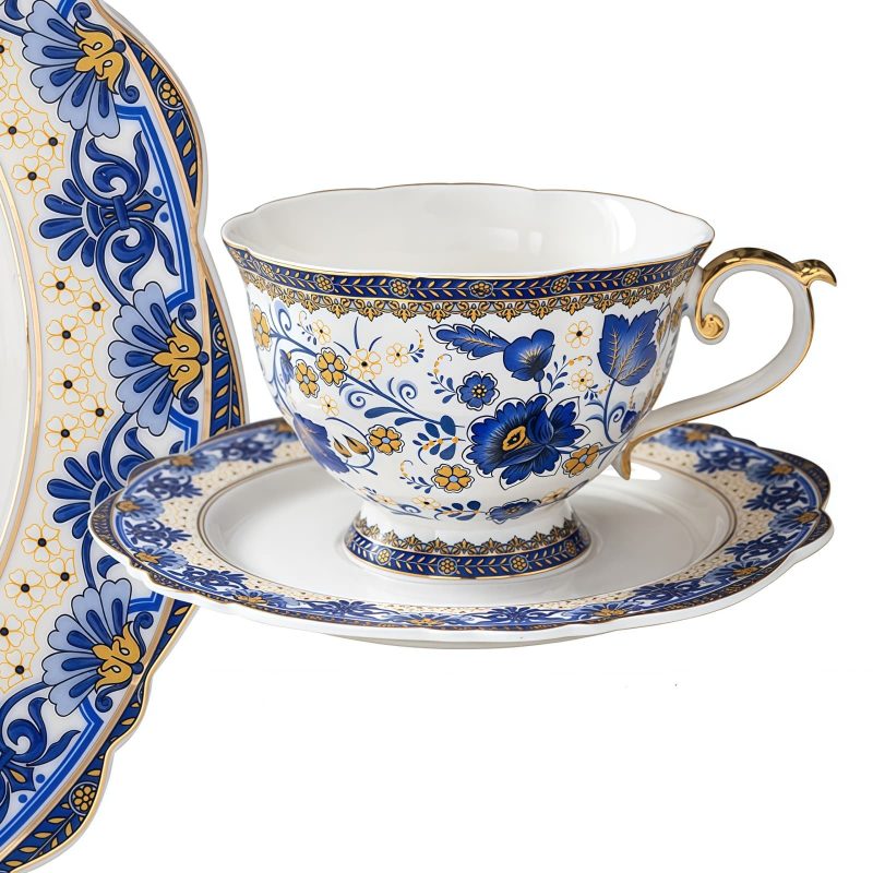 Vintage Tee-Set aus Porzellan mit blau-weißem Blumendekor Vintage Blue White Floral Porcelain Tea Cup & Saucer Set - 5