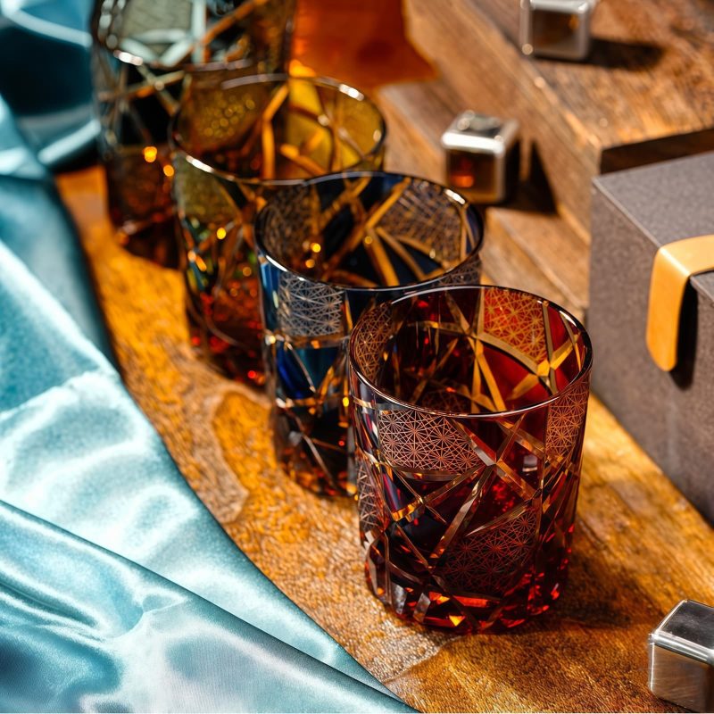 Handgefertigtes Edo-Kiriko Whiskyglas „Amber Black Lightning“ mit Holzbox Edo Kiriko Amber Black Lightning Whisky Glass with Wooden Box - 3