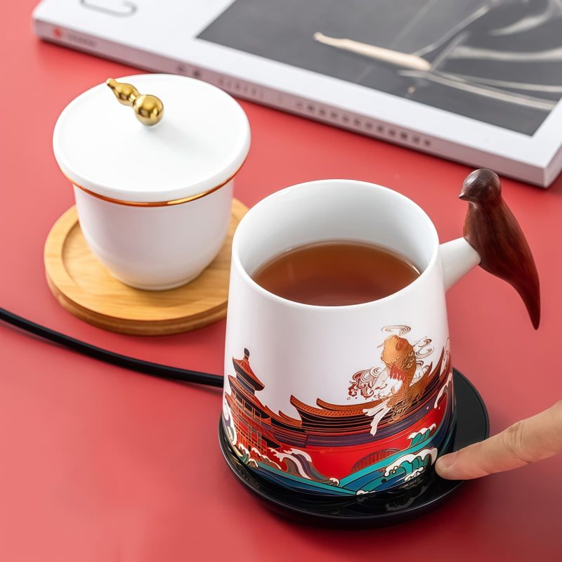 Porzellan-Teebecher „Springender Karpfen“ mit Holzgriff, Teesieb, Deckel und Untersetzer Jumping Carp Porcelain Tea Mug with Infuser & Wood Handle | 13.5oz - 3
