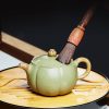 Handgearbeitetes Teeservice aus grünem Yixing-Ton mit Lotussamen-Design und Künstlersiegel Green Yixing Clay Tea Set: Handcrafted Lotus Seed Design - 4