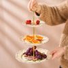 Dreistöckige Porzellan-Etagere „Vintage Rose“ mit goldener Metallstange Vintage Rose 3-Tiered Porcelain Cake Stand with Gold Pole - 1