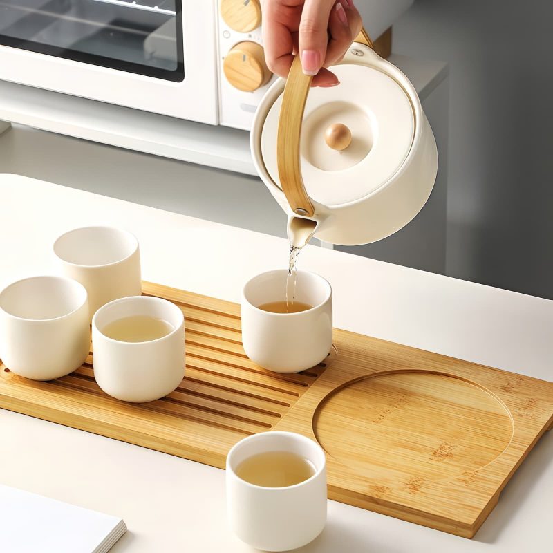 Modernes japanisches Keramik-Teeservice in Creme mit Tragegriff & Tablett Cream Modern Japanese Ceramic Tea Set with Lifting Handle & Tray - 3