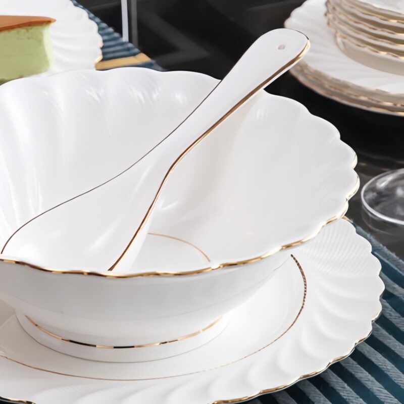 Handgefertigtes Bone-China-Geschirrset in Reinweiß mit Goldrand Pure White Handcrafted Bone China Dinnerware Set with Gold Edge - 18