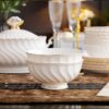 Handgefertigtes Bone-China-Geschirrset in Reinweiß mit Goldrand Pure White Handcrafted Bone China Dinnerware Set with Gold Edge - 10