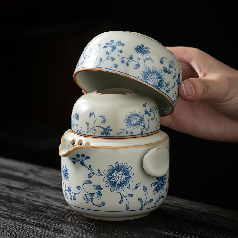 Blau-Weißes Vintage-Keramik Reise-Teeset mit Gaiwan, Sieb & Tasche Blue & White Vintage Ceramic Travel Gaiwan Tea Set w/ Strainer & Bag - 8