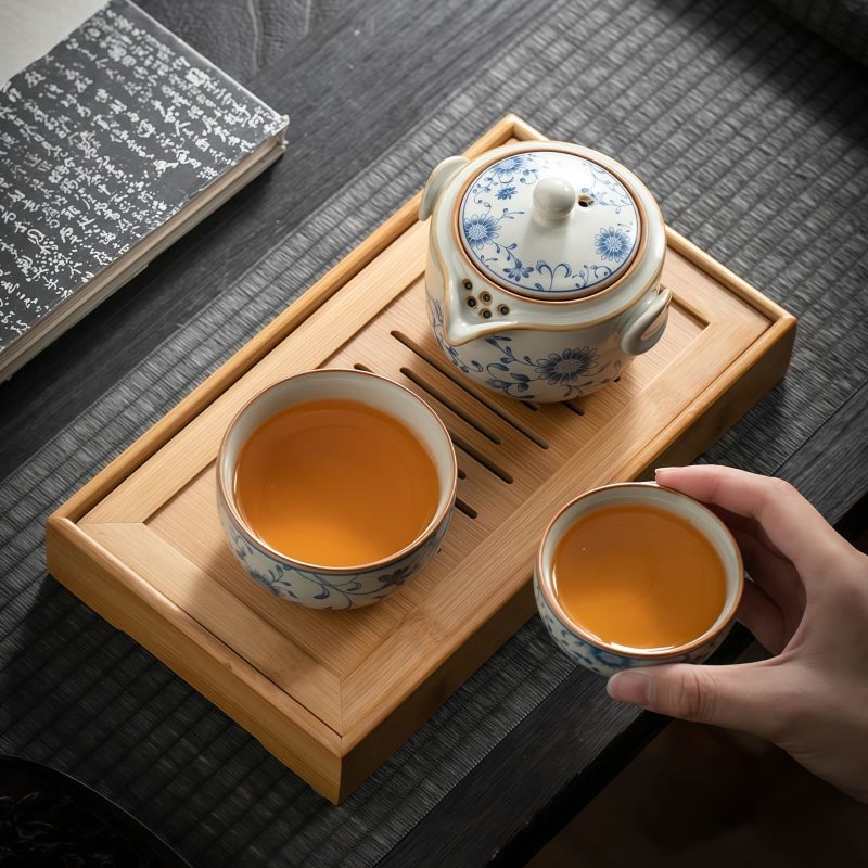Blau-Weißes Vintage-Keramik Reise-Teeset mit Gaiwan, Sieb & Tasche Blue & White Vintage Ceramic Travel Gaiwan Tea Set w/ Strainer & Bag - 4