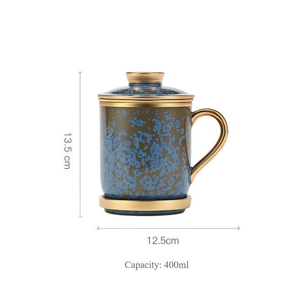 Teetasse „Floating Jade“ aus Porzellan mit Goldrand, Teesieb, Deckel und Untersetzer Teetasse „Floating Jade“ aus Porzellan mit Goldrand, Teesieb, Deckel und Untersetzer