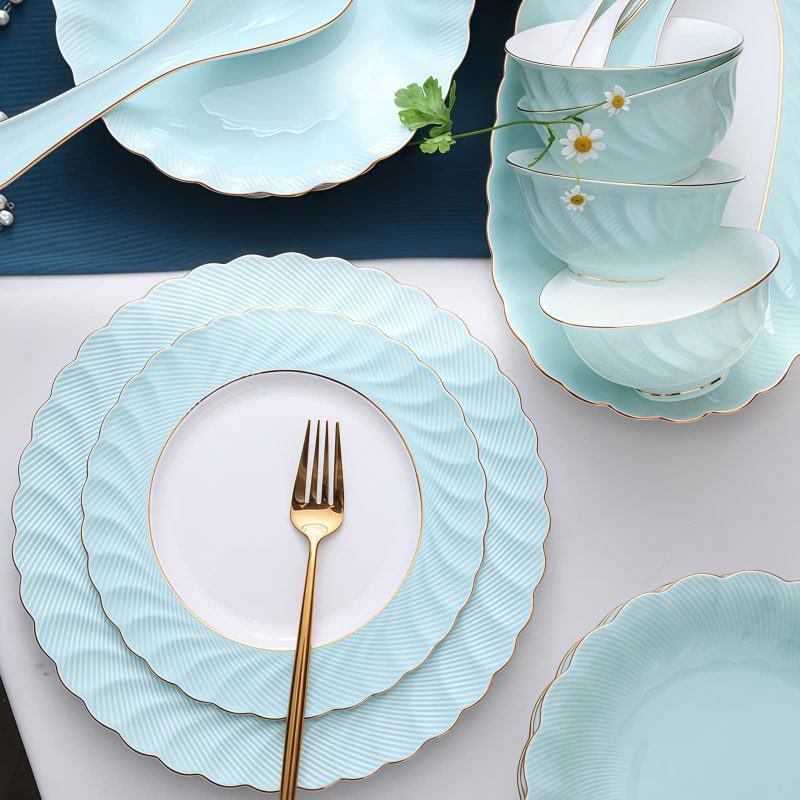 Geschirrset „Ocean Blue“ aus handgefertigtem Bone China mit Goldrand INGRI Ocean Blue Bone China Dinnerware Set - 2
