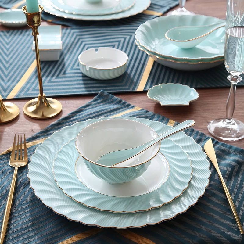 Geschirrset „Ocean Blue“ aus handgefertigtem Bone China mit Goldrand INGRI Ocean Blue Bone China Dinnerware Set - 4