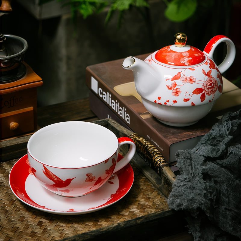 Porzellan-Teeset „Rote Pfingstrose“ für eine Person mit goldenem Knauf Red Peony Porcelain Tea for One Set with Golden Knob - 1