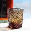 Edo Kiriko handgefertigter Whiskybecher in Blau-Bernstein mit Holzkiste Edo Kiriko Blue Amber Whisky Tumbler - Handcrafted Japanese Glass with Wooden Box - 9