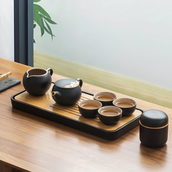 Gongfu-Tee-Set „Goldene Glückswolke“ aus Keramik mit Bambus-Tablett
