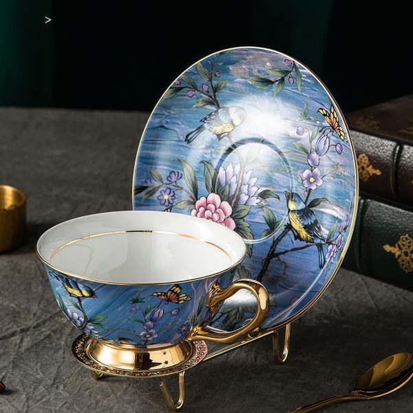 Bone-China-Teetassen-Set mit Untertasse „Blue Bird“ und Goldakzenten Bone-China-Teetassen-Set mit Untertasse „Blue Bird“ und Goldakzenten