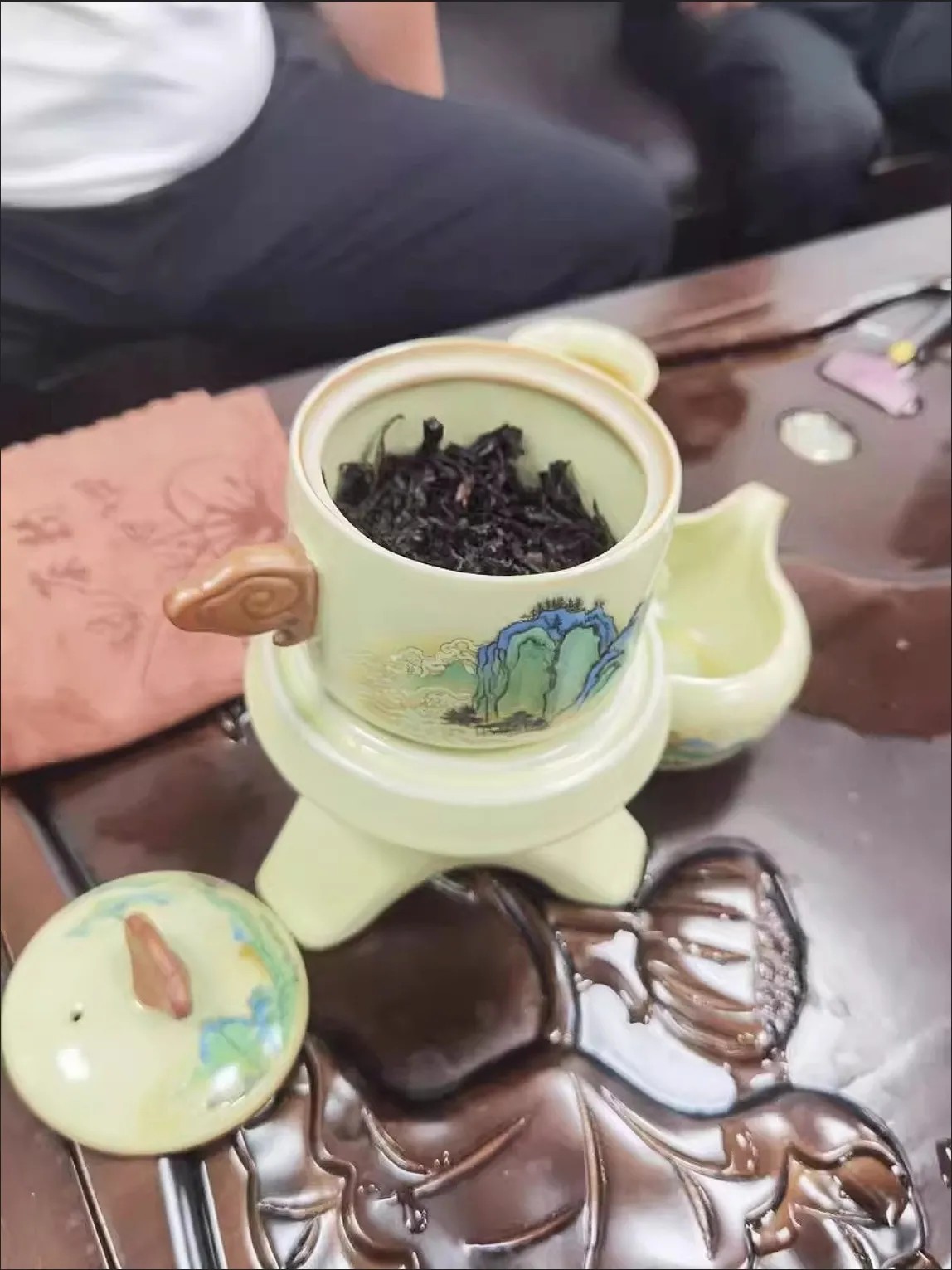 Gong-Fu-Teeservice aus Porzellan mit drehbarer Teekanne und Gebirgsmotiv real bouquet photo