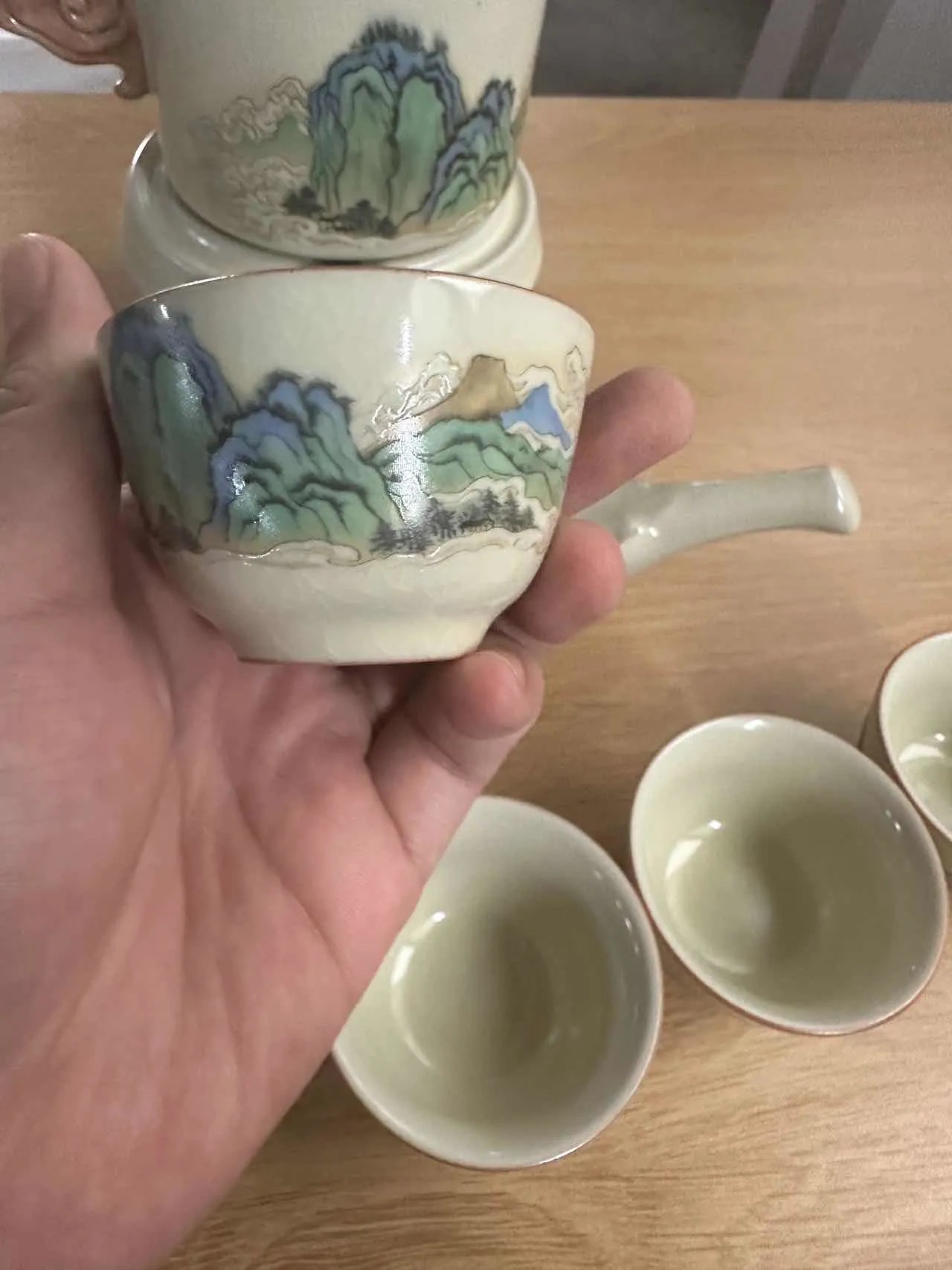 Gong-Fu-Teeservice aus Porzellan mit drehbarer Teekanne und Gebirgsmotiv real bouquet photo